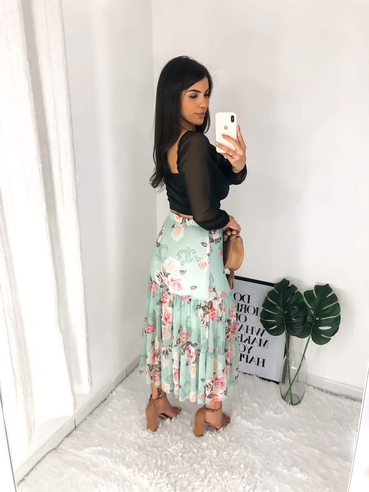 Cropped de tule com bojo 20,00 Saia longa com botão 35,00 (10)